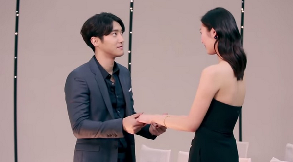 始源和劉雯初見面時,送給新婚妻子Piaget Possession系列手環。